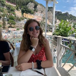 Meet your Posher, Emily